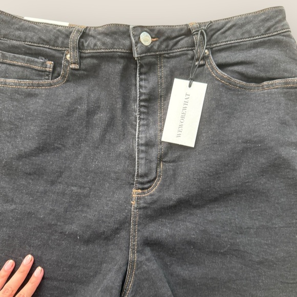 WeWoreWhat High Rise Boyfriend Shorts | Size 32 | NWT - Picture 8 of 8